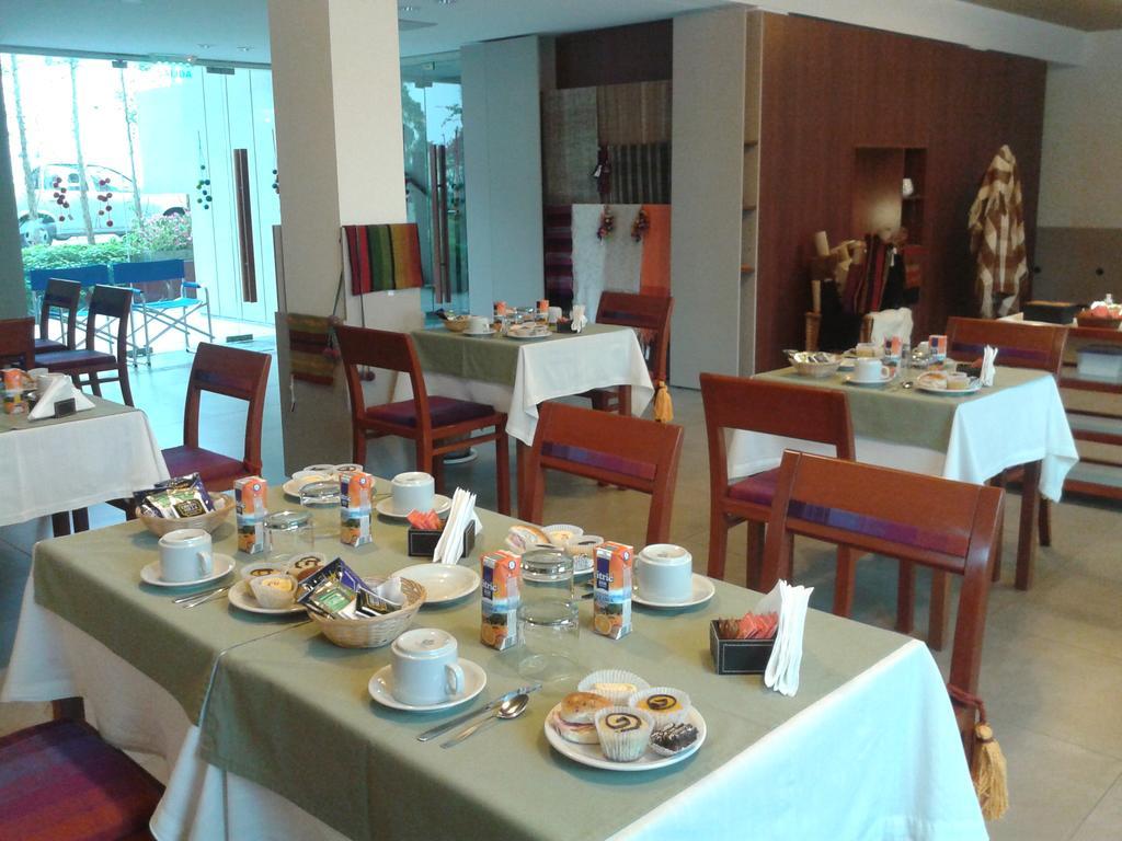 Tramas Andinas Aparthotel Salta Buitenkant foto