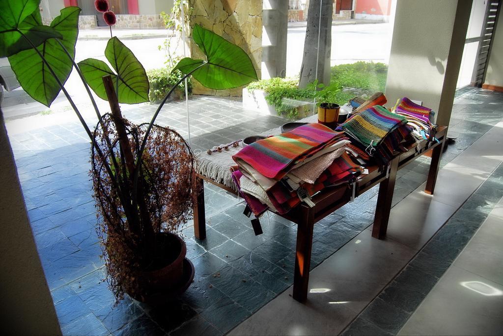 Tramas Andinas Aparthotel Salta Buitenkant foto
